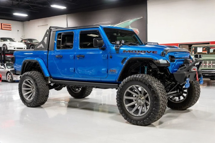 Amplifier Installation - Lifted Jeep Gladiator Mojave